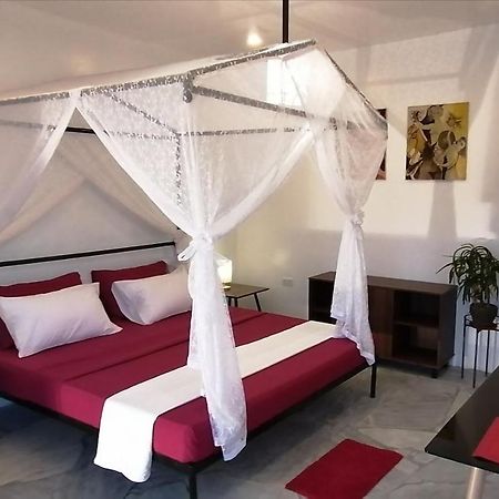 Bed and Breakfast Lonos Circle Private Garden Romblon Exteriér fotografie