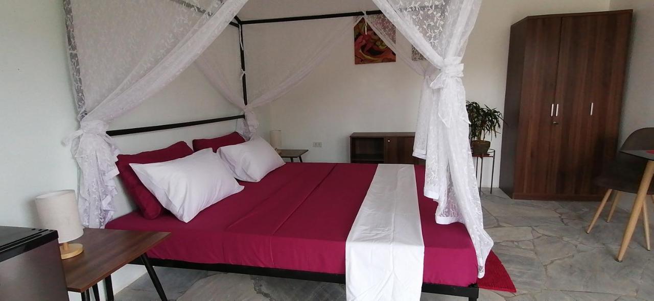 Bed and Breakfast Lonos Circle Private Garden Romblon Exteriér fotografie